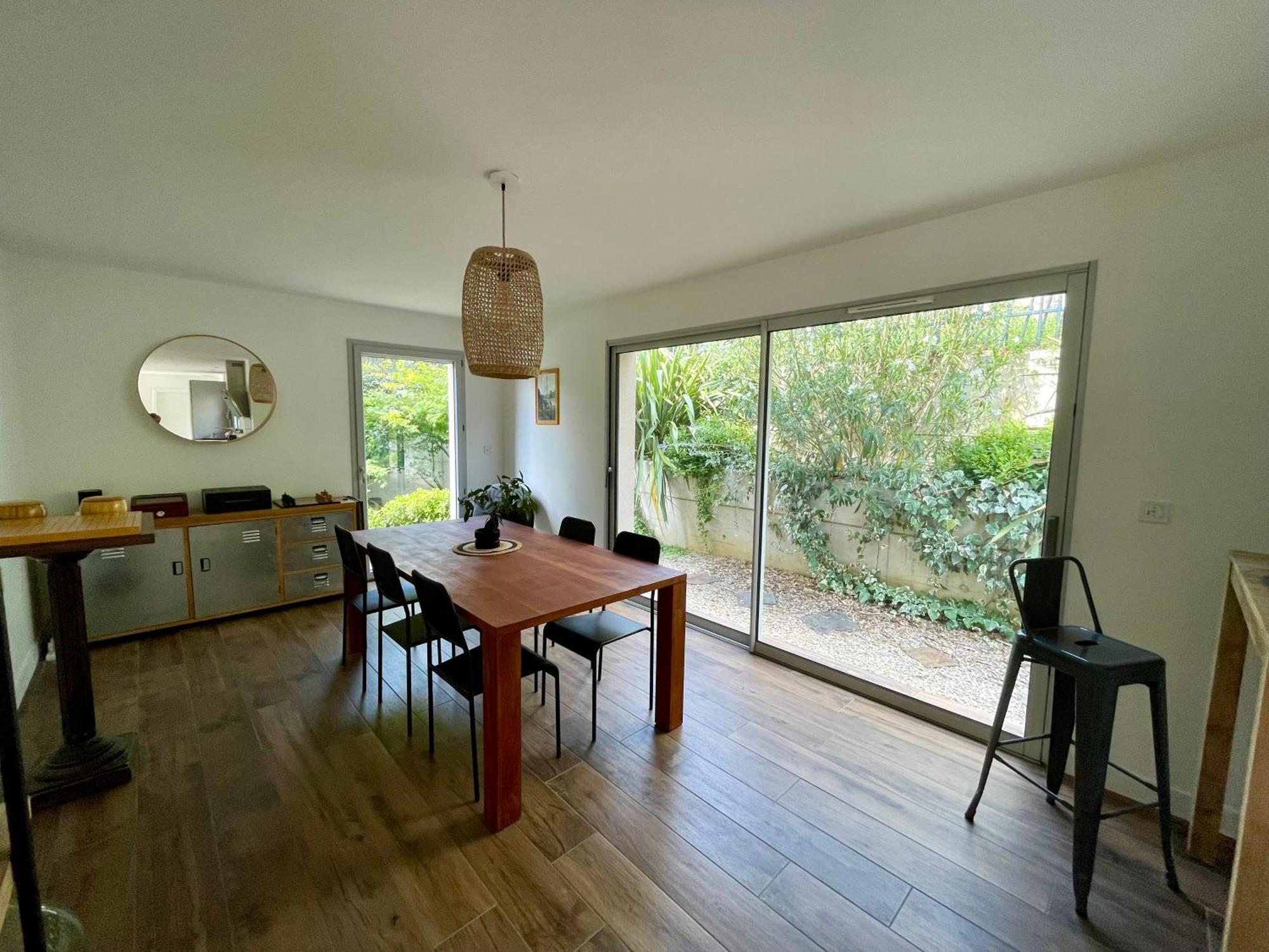 Contemporaine Jean Saint Jean de Luz
